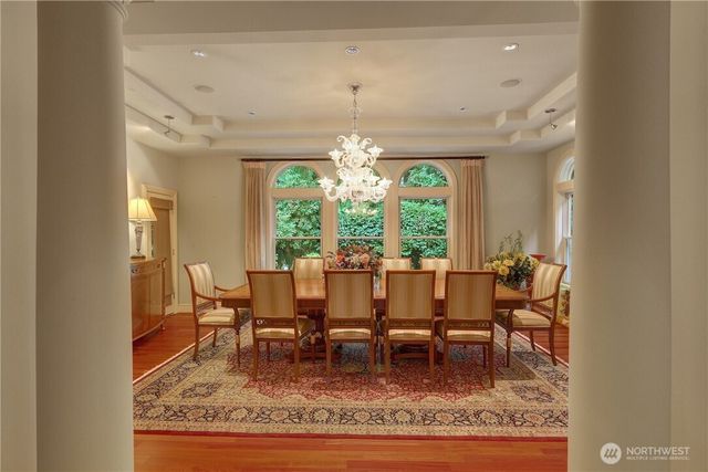 1055 91st Avenue NE, Bellevue, WA 98004