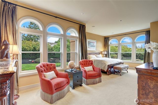 1055 91st Avenue NE, Bellevue, WA 98004