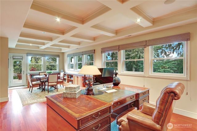 1055 91st Avenue NE, Bellevue, WA 98004