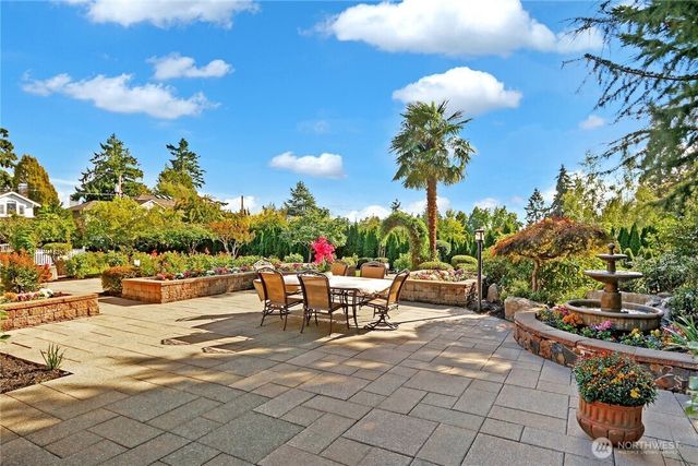 1055 91st Avenue NE, Bellevue, WA 98004