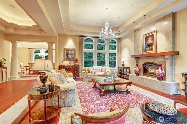 1055 91st Avenue NE, Bellevue, WA 98004