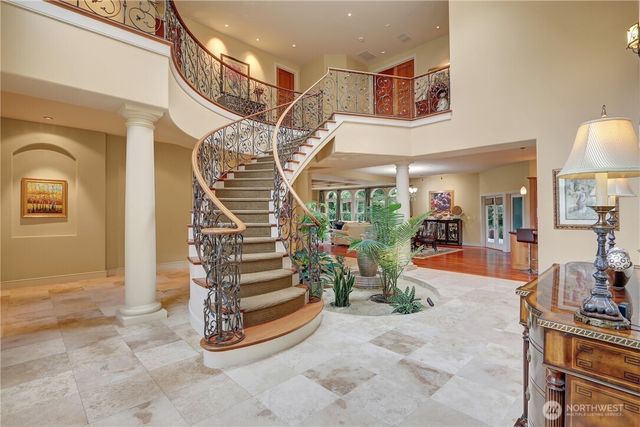 1055 91st Avenue NE, Bellevue, WA 98004