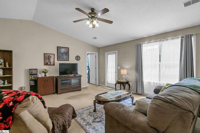 8 Pasture Place, Simpsonville, SC 29681