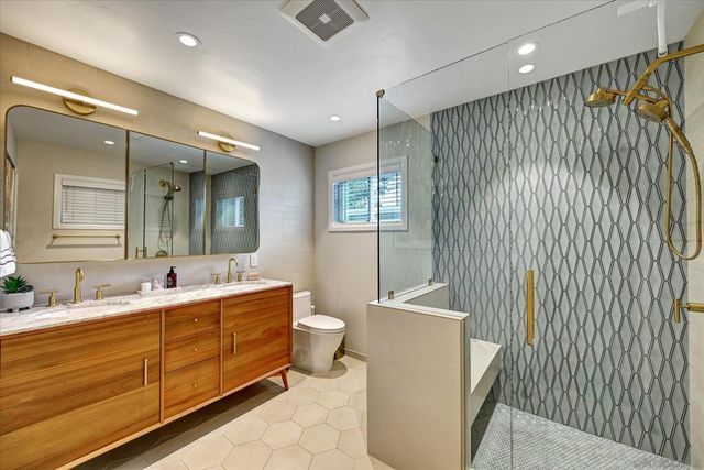 8055 Cinnabar Dr, La Mesa, CA 91941