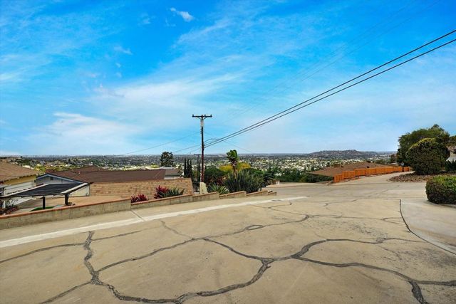 8055 Cinnabar Dr, La Mesa, CA 91941
