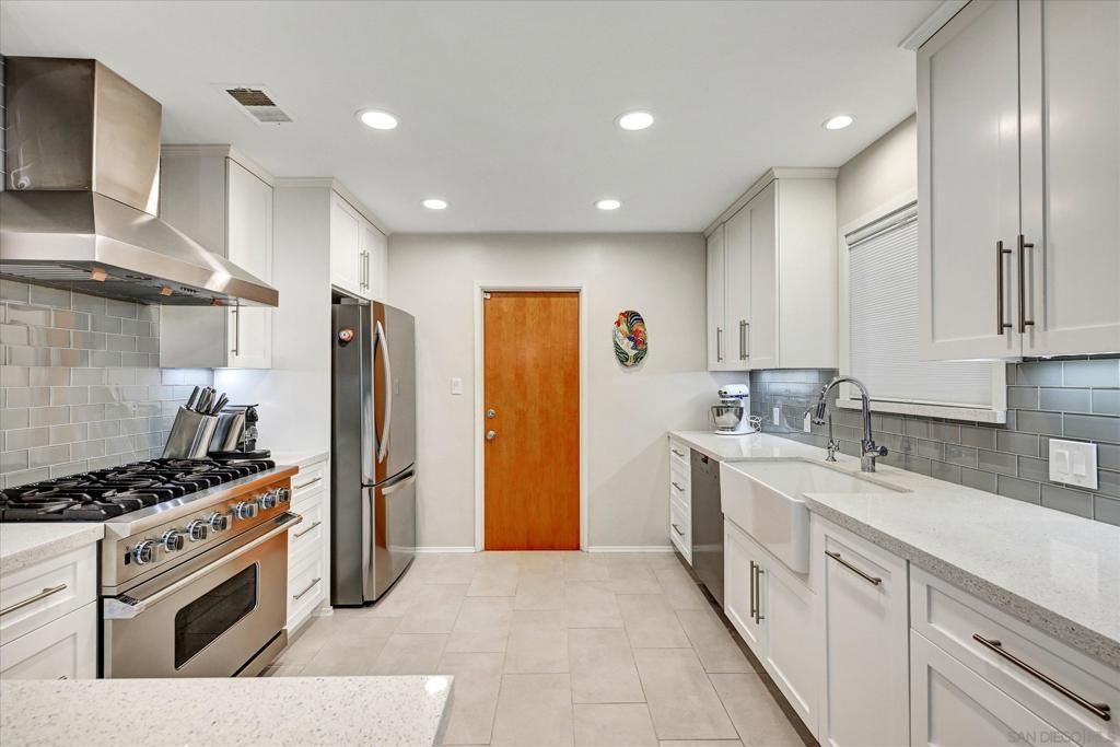 8055 Cinnabar Dr, La Mesa, CA 91941