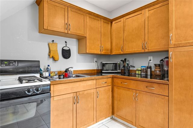 4 Poplar Street 3, Providence, RI 02906