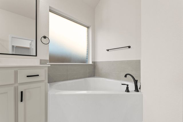 51 Magpie Street, Joshua, TX 76058