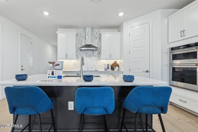 2324 W MOODY Trail, Phoenix, AZ 85041