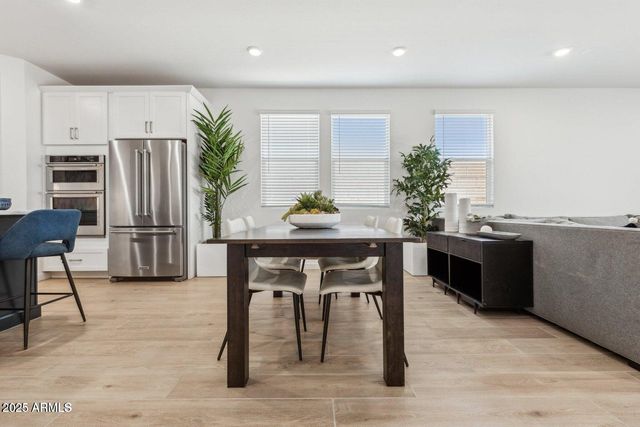 2324 W MOODY Trail, Phoenix, AZ 85041