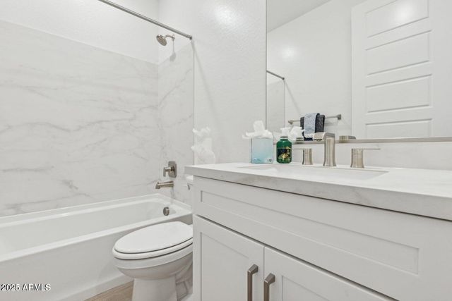 2324 W MOODY Trail, Phoenix, AZ 85041