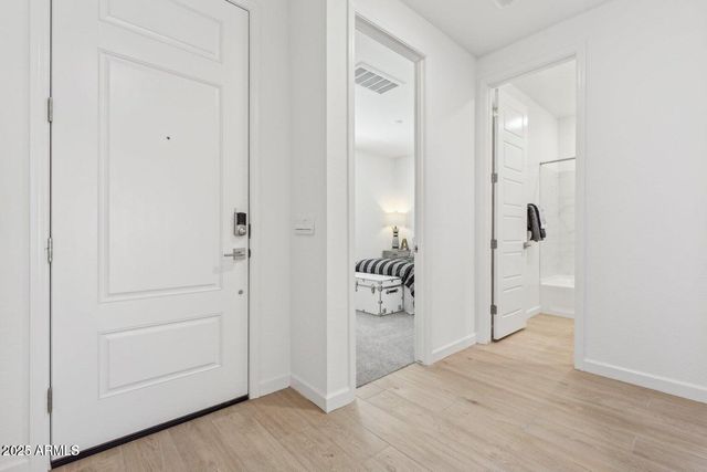 2324 W MOODY Trail, Phoenix, AZ 85041