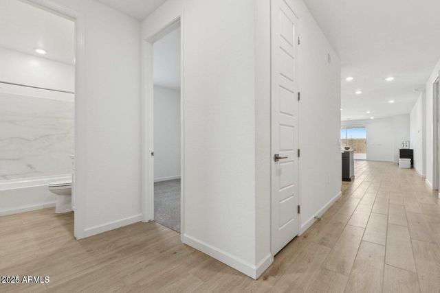 2324 W MOODY Trail, Phoenix, AZ 85041