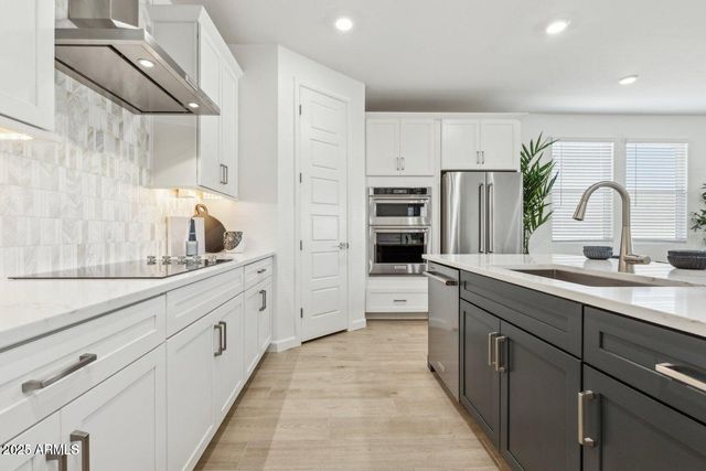 2324 W MOODY Trail, Phoenix, AZ 85041