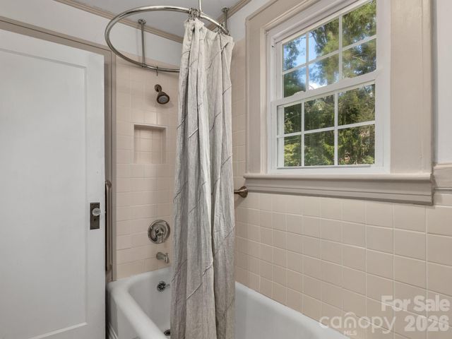 303 Country Club Road, Asheville, NC 28804