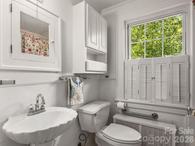 303 Country Club Road, Asheville, NC 28804