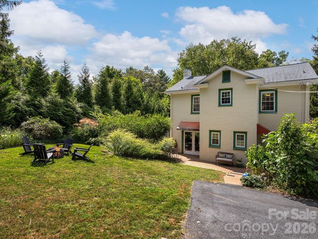 303 Country Club Road, Asheville, NC 28804