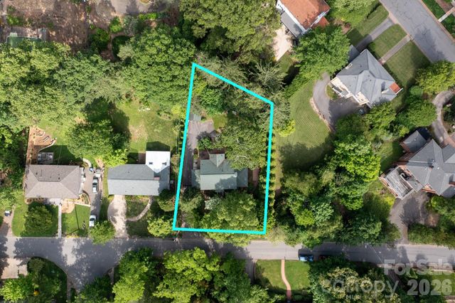 303 Country Club Road, Asheville, NC 28804