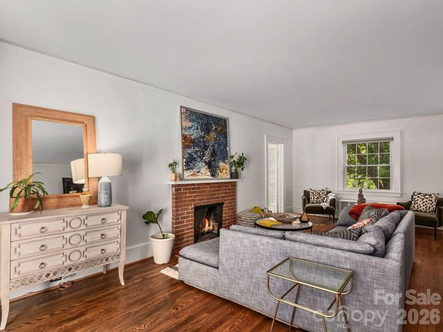 303 Country Club Road, Asheville, NC 28804
