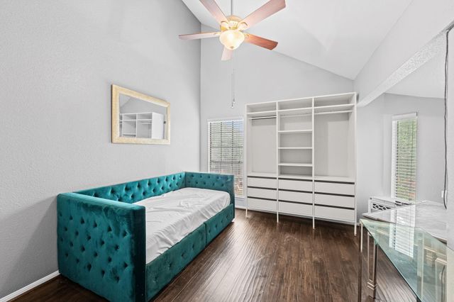 2211 S Kirkwood Road 1, Houston, TX 77077