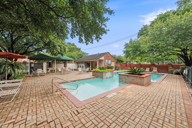 2211 S Kirkwood Road 1, Houston, TX 77077