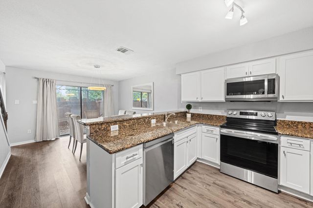 2211 S Kirkwood Road 1, Houston, TX 77077