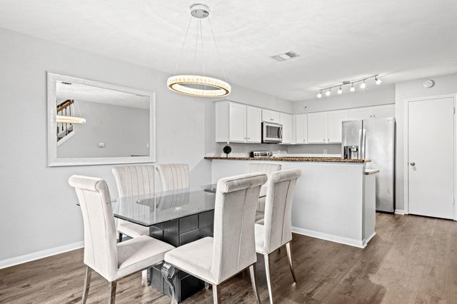 2211 S Kirkwood Road 1, Houston, TX 77077