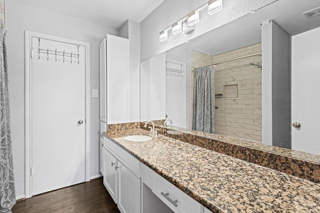 2211 S Kirkwood Road 1, Houston, TX 77077
