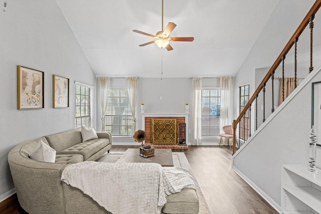 2211 S Kirkwood Road 1, Houston, TX 77077