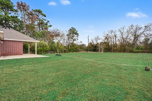 3633 E Meadow Ln, Dickinson, TX 77539