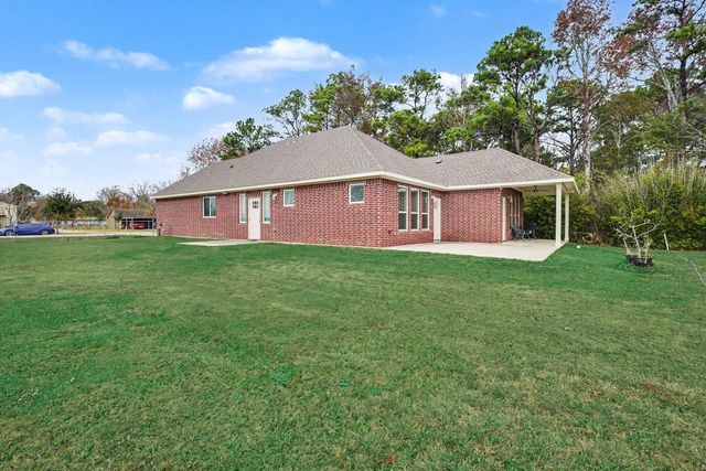 3633 E Meadow Ln, Dickinson, TX 77539