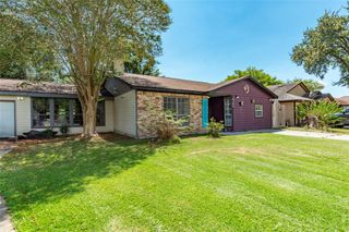 4106 19th Street N, Texas City, TX 77590