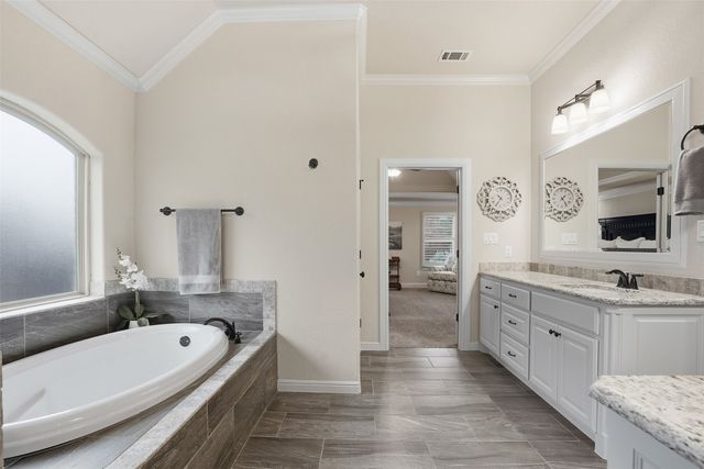 1022 Anna Circle, Granbury, TX 76048