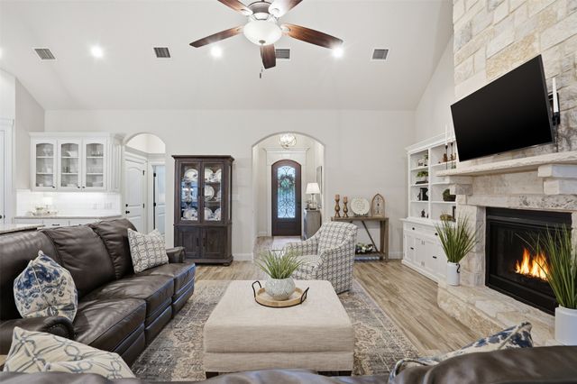 1022 Anna Circle, Granbury, TX 76048