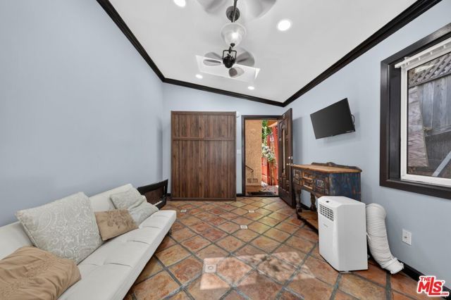 9031 Phyllis Avenue 3A, West Hollywood, CA 90069