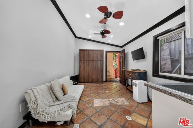 9031 Phyllis Avenue 3A, West Hollywood, CA 90069