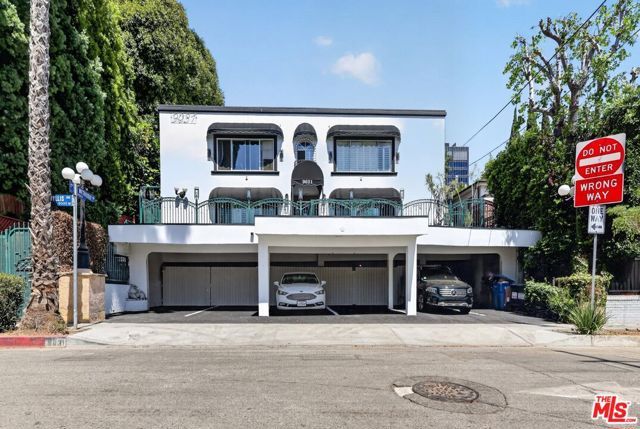 9031 Phyllis Avenue 3A, West Hollywood, CA 90069