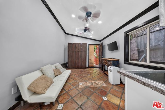 9031 Phyllis Avenue 3A, West Hollywood, CA 90069