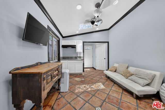 9031 Phyllis Avenue 3A, West Hollywood, CA 90069