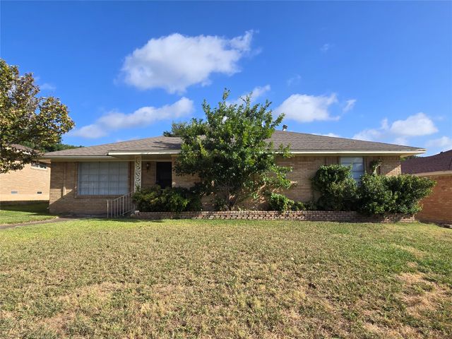 1623 Heather Glen Drive, Dallas, TX 75232