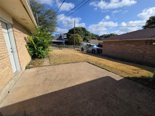 1623 Heather Glen Drive, Dallas, TX 75232