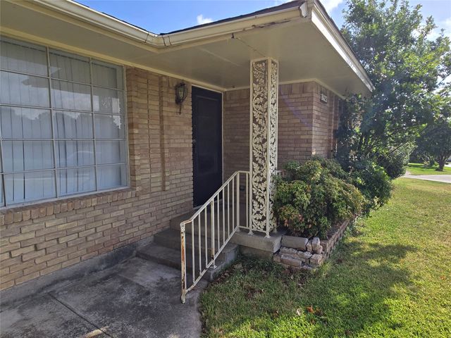 1623 Heather Glen Drive, Dallas, TX 75232