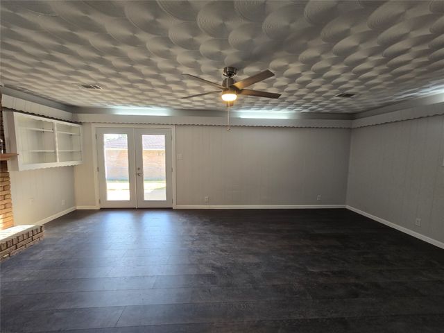 1623 Heather Glen Drive, Dallas, TX 75232