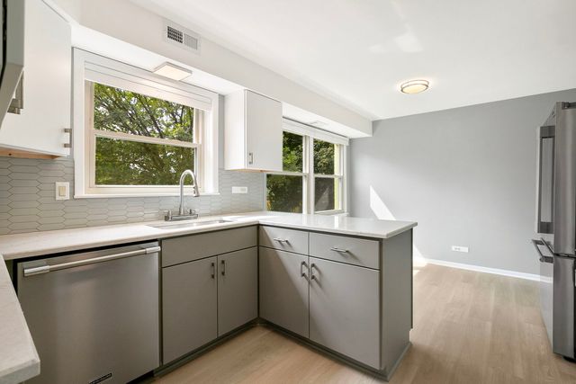 1535 Park Avenue 304, River Forest, IL 60305