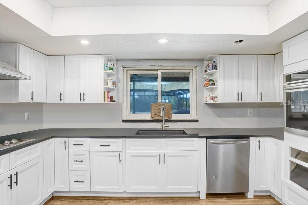 Image 25 of property listing at 1ST, Lutz, FL 33558