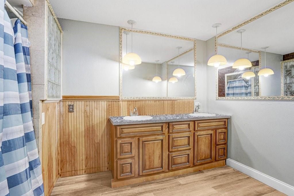 Image 31 of property listing at 1ST, Lutz, FL 33558