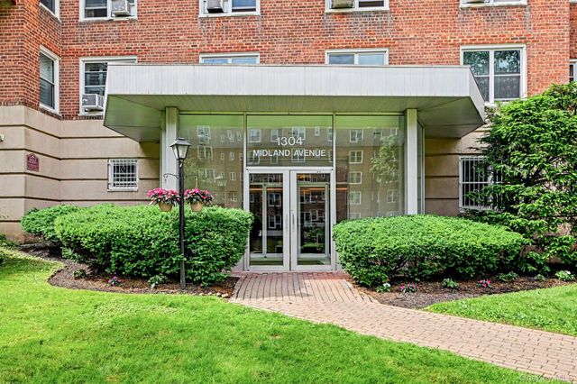 1304 Midland Avenue C48, Yonkers, NY 10704