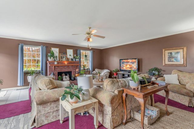 135 Minton Hollow Road, Elizabethton, TN 37643
