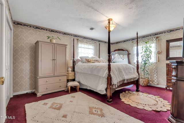 135 Minton Hollow Road, Elizabethton, TN 37643