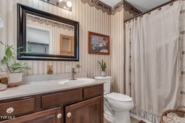 135 Minton Hollow Road, Elizabethton, TN 37643